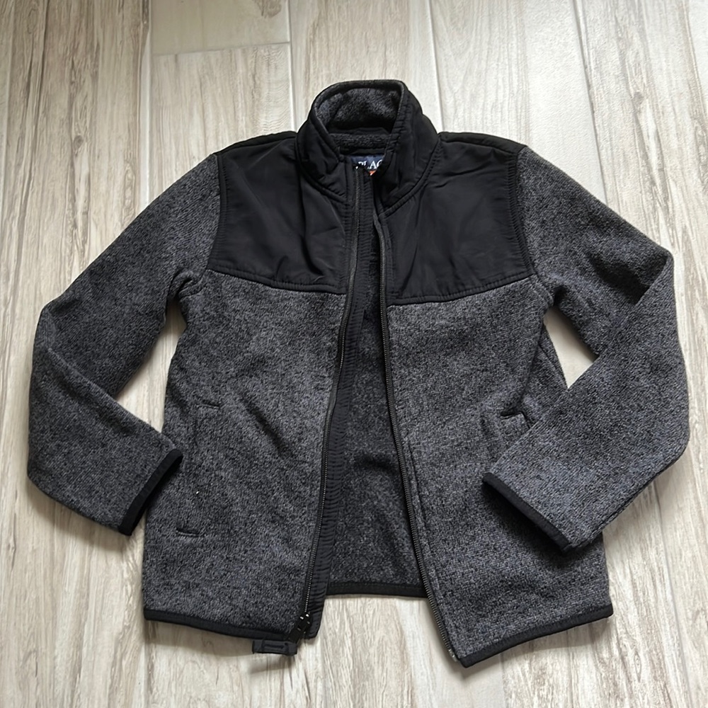 • Childrens Place dark gray and black knit zip up jacket, 5/6 •